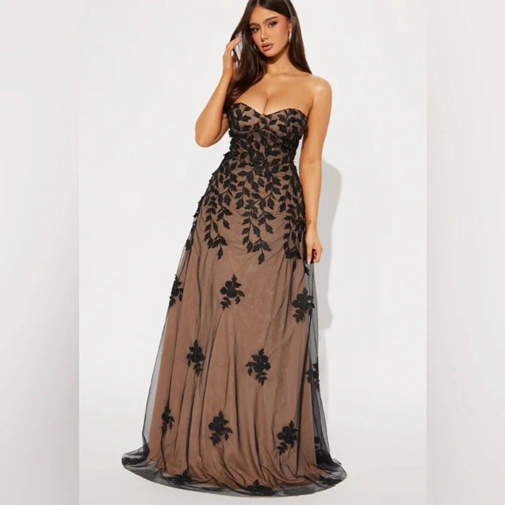 Elegant Black Floral Strapless Dress, Size: Small✅